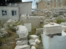 パルテノン神殿の石柱はコンクリート製品か？